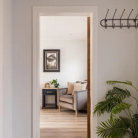 Upper Oak House *