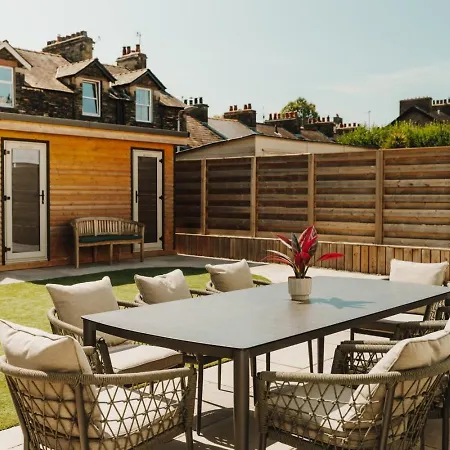 Villa Upper Oak House