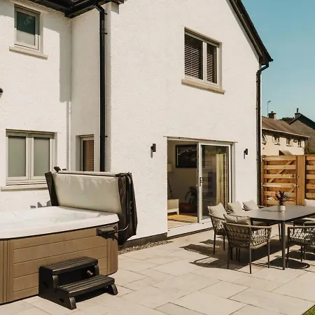 Upper Oak House *