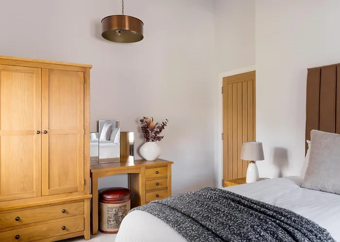 Villa Upper Oak House