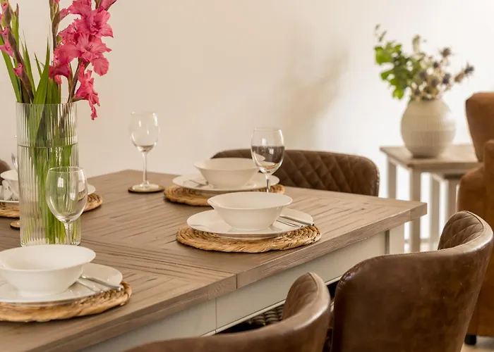 Villa Upper Oak House *