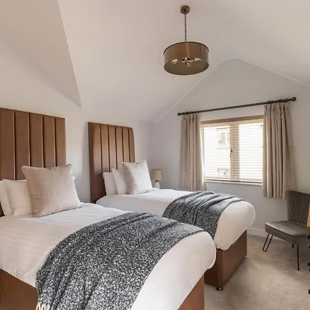 Upper Oak House Villa