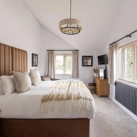 Upper Oak House Villa *