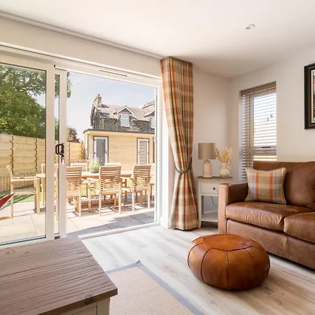 Upper Oak House Villa *