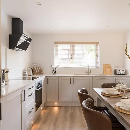 Upper Oak House Villa *